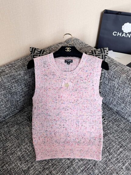 CHANEL Early Autumn New Style Wool Vest
