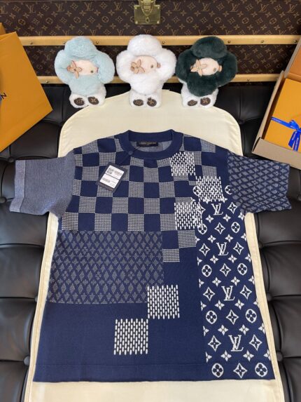 Louis Vuitton  T-shirt
