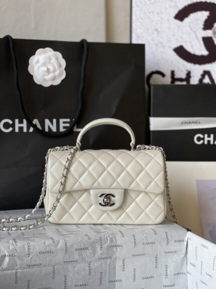 𝑪𝒉𝒂𝒏𝒆𝒍 Classic Cf Bag