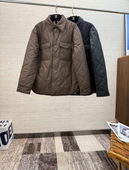 Burberry 25s new men's reversible lapel jacket padded coat.
