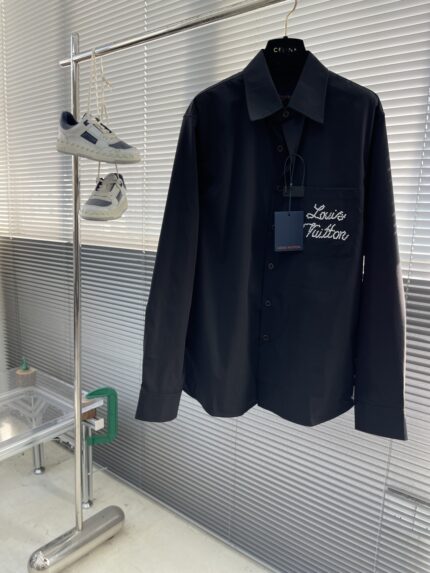 LOUIS VUITTON Embroidered beaded shirt