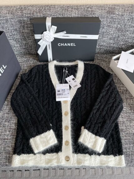 CHANEL Early Autumn 2025 new cardigan