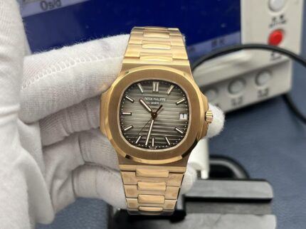 Patek Philippe New Collection 5811G