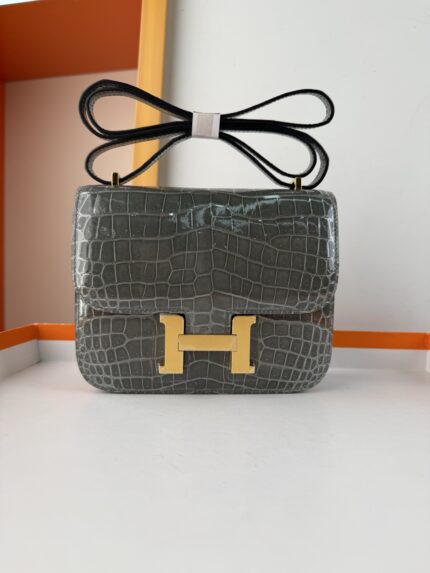 Hermès constance