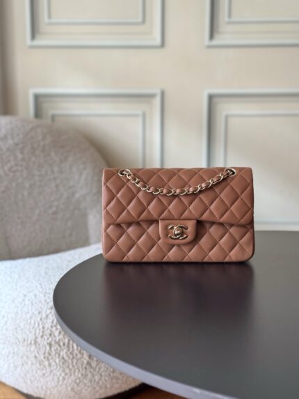 Classic Fla0 lambskin