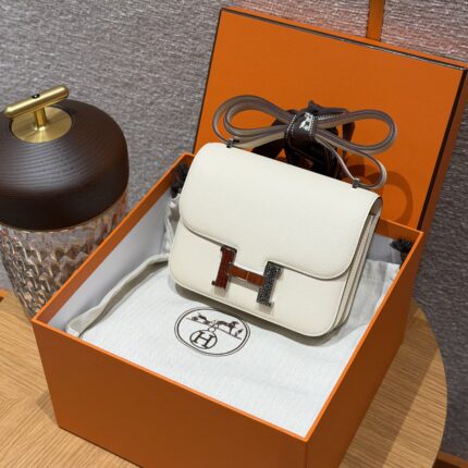 Hermès Constance