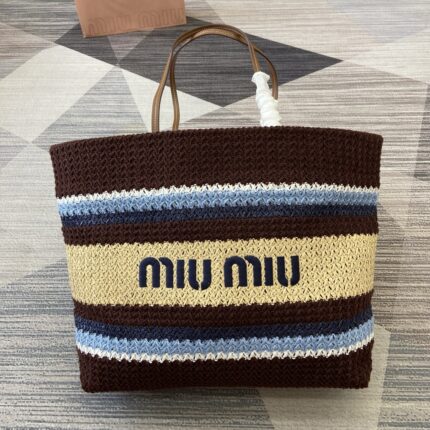 Gucci  GG Emblem  p650