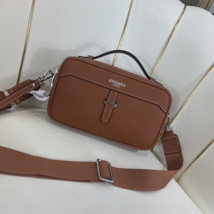 Hermès Premium Men’s Casual Clutch with Crossbody Strap