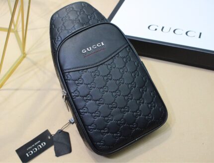 Gucci trending new style – chest bag